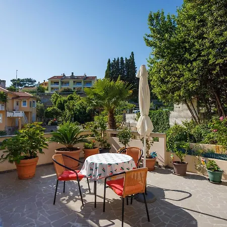 Apartamento Beachfront Cozy Krk With Balcony