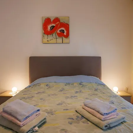 Beachfront Cozy Krk With Balcony Apartamento *