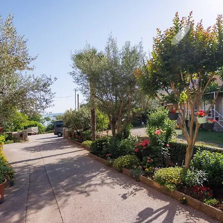 Beachfront Cozy Krk With Balcony *