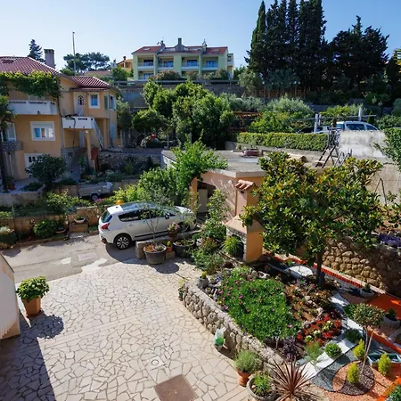 Beachfront Cozy Krk With Balcony Apartamento *